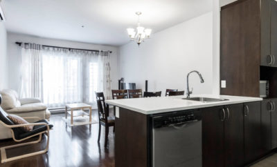 GREAT Downtown Condo, near Metro, shop