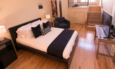 Clean condo near Mont-Royal street, near metro