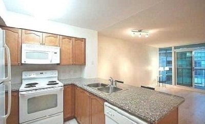 Toronto: 51 Lower Simcoe 1-Bedroom Condo Rental